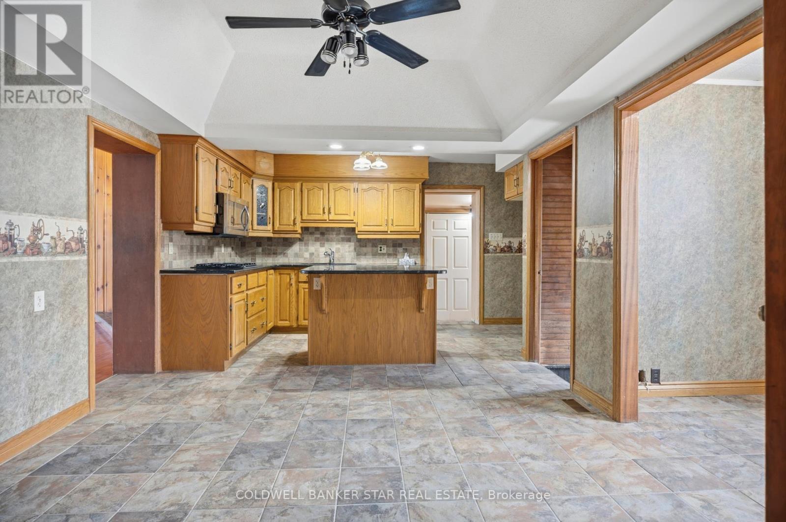 179 Main Street, North Middlesex, Ontario  N0M 1A0 - Photo 18 - X12937958