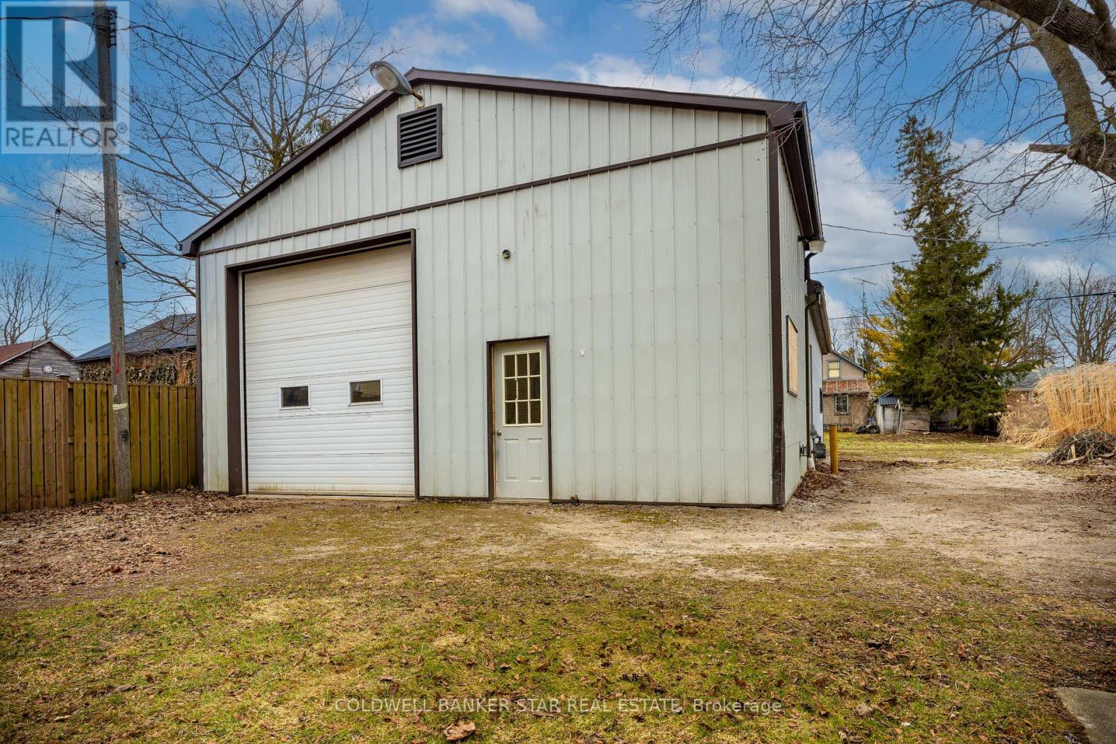 179 Main Street, North Middlesex, Ontario  N0M 1A0 - Photo 3 - X12937958