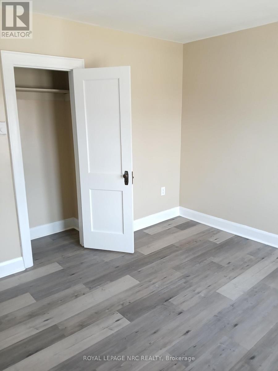 Upper Unit - 10 Beech Street, St. Catharines, Ontario  L2R 2B5 - Photo 8 - X12937978