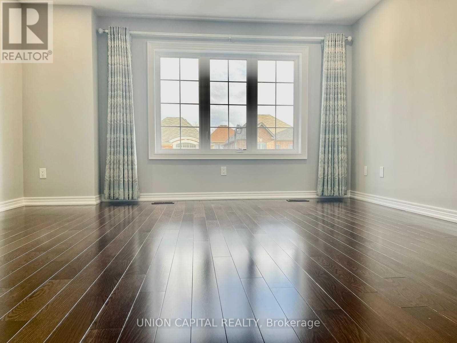 707 Clifford Perry Place, Newmarket, Ontario L3X 0J4 - Photo 10 - N12937974