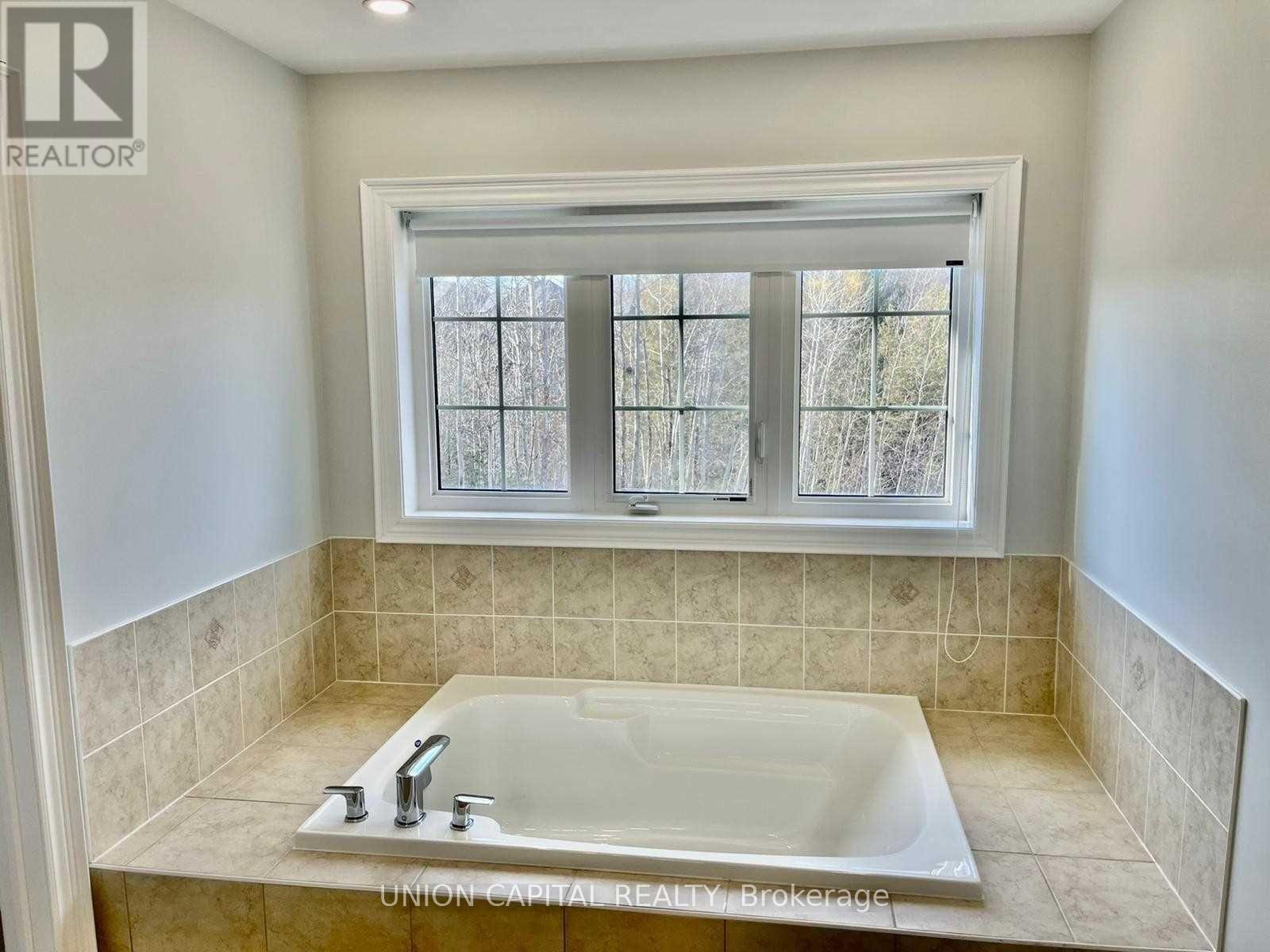 707 Clifford Perry Place, Newmarket, Ontario L3X 0J4 - Photo 18 - N12937974