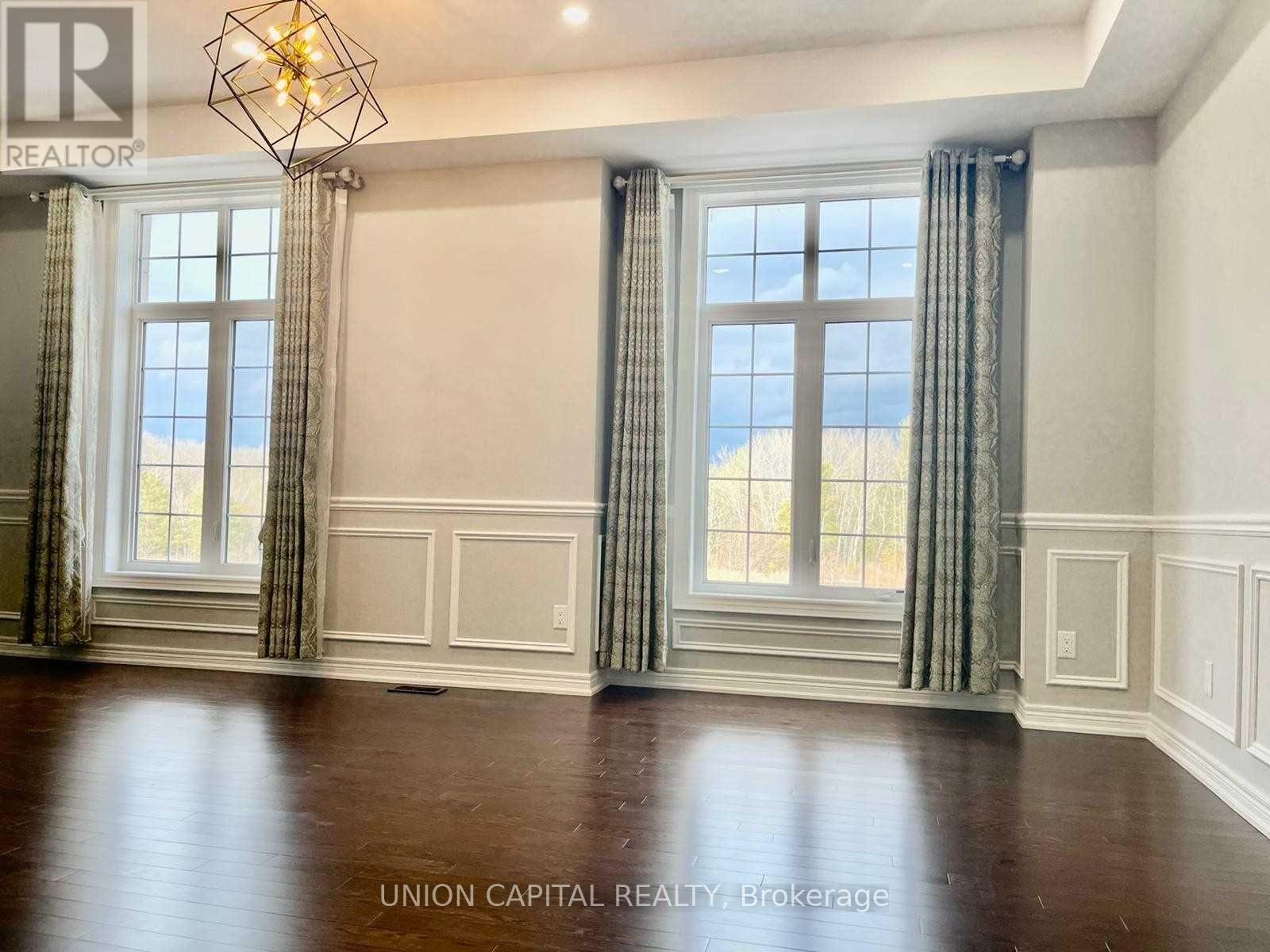 707 Clifford Perry Place, Newmarket, Ontario L3X 0J4 - Photo 2 - N12937974