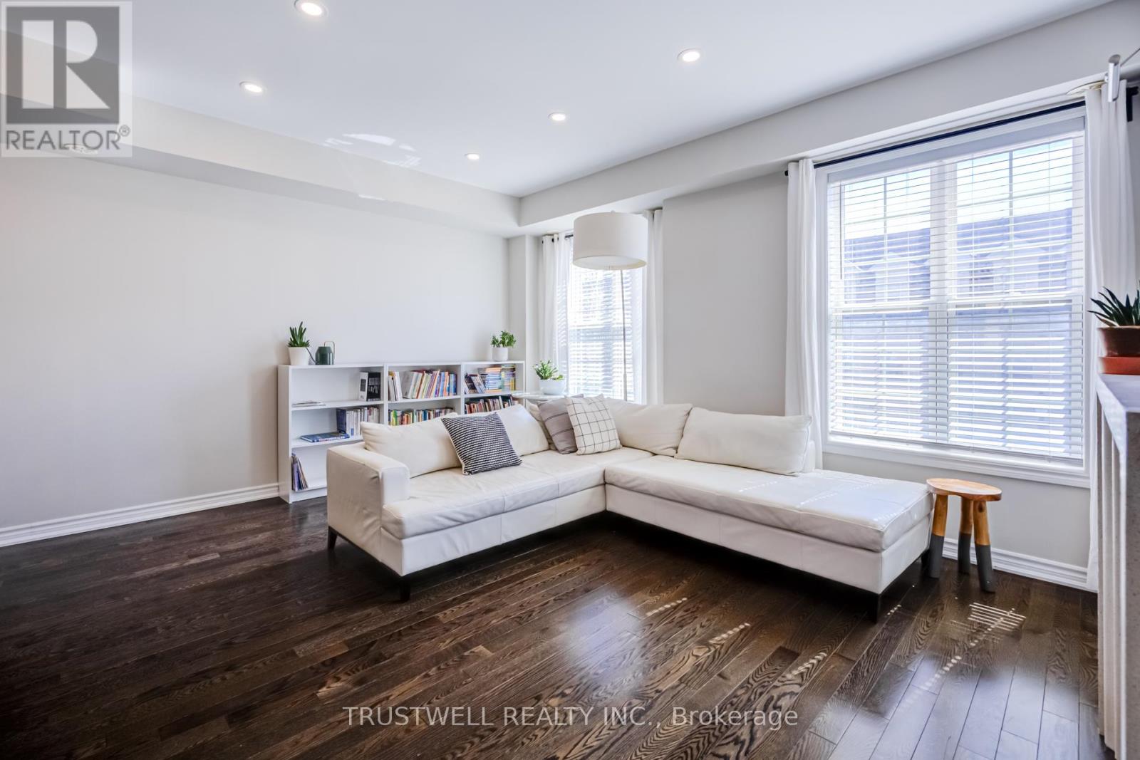 76 Donald Buttress Boulevard W, Markham, Ontario  L6C 0P1 - Photo 7 - N12937986