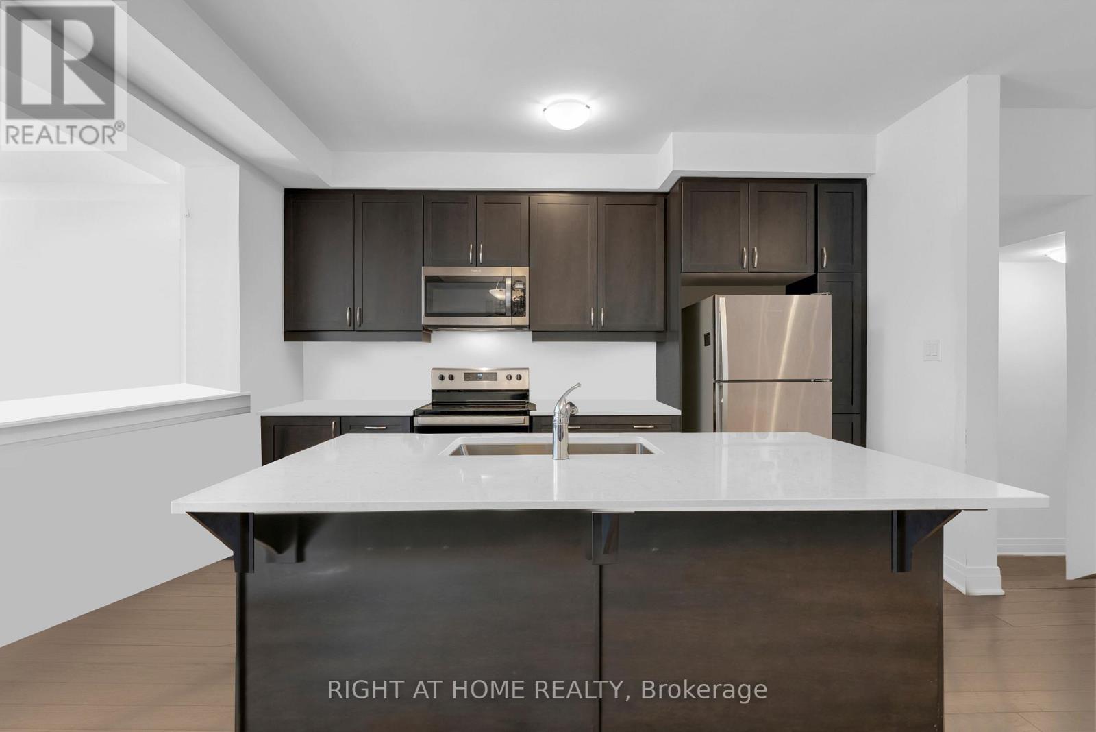 5125 Vetere Street, Mississauga, Ontario L5M 2S8 - Photo 6 - W12937962