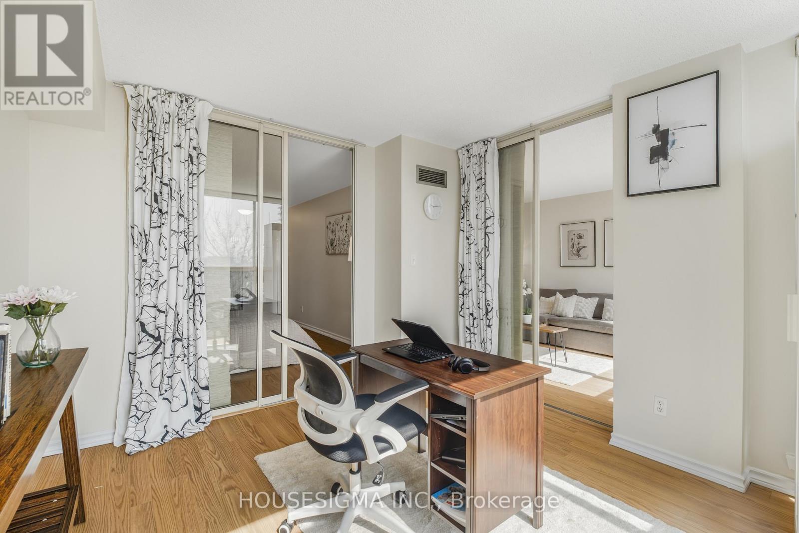 438 - 22 Southport Street, Toronto, Ontario M6S 4Y9 - Photo 14 - W12937982