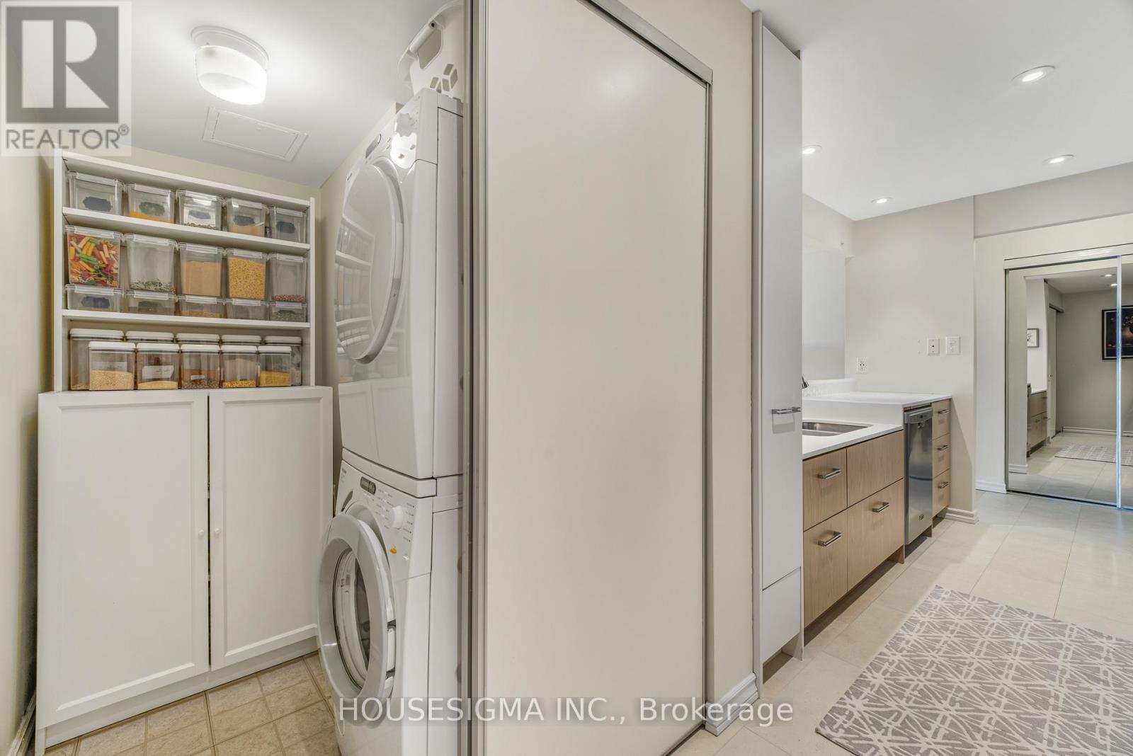 438 - 22 Southport Street, Toronto, Ontario M6S 4Y9 - Photo 24 - W12937982