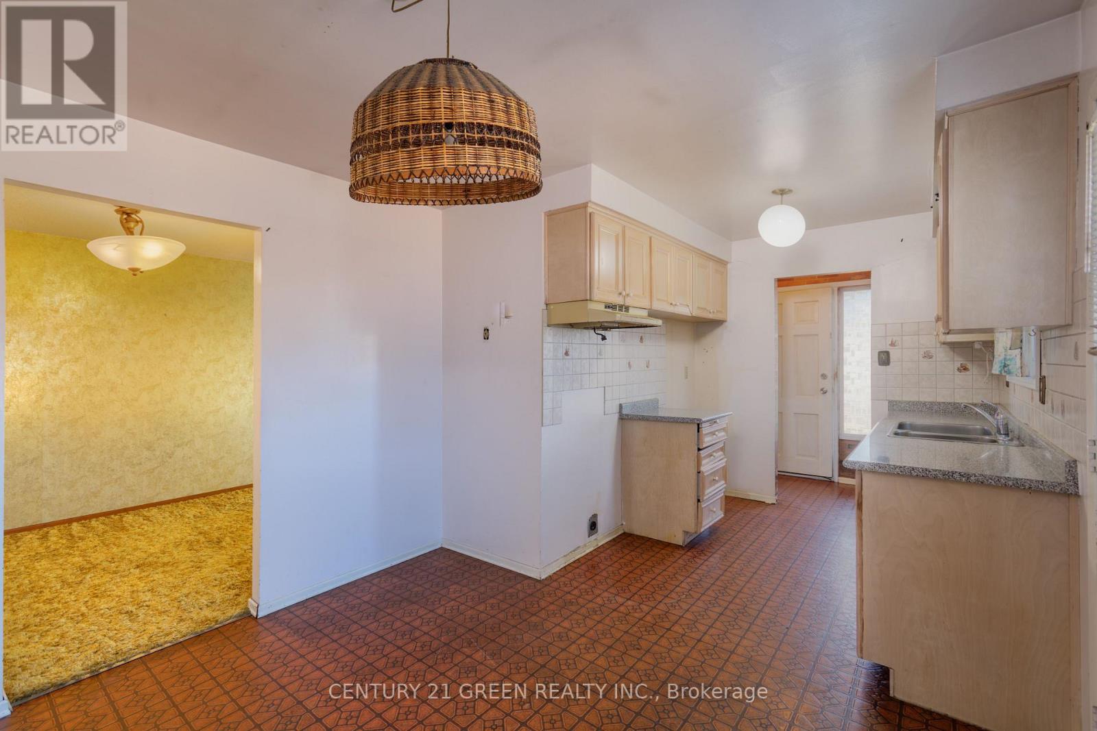 729 West 5th Street, Hamilton, Ontario  L9C 3R3 - Photo 16 - X12937976