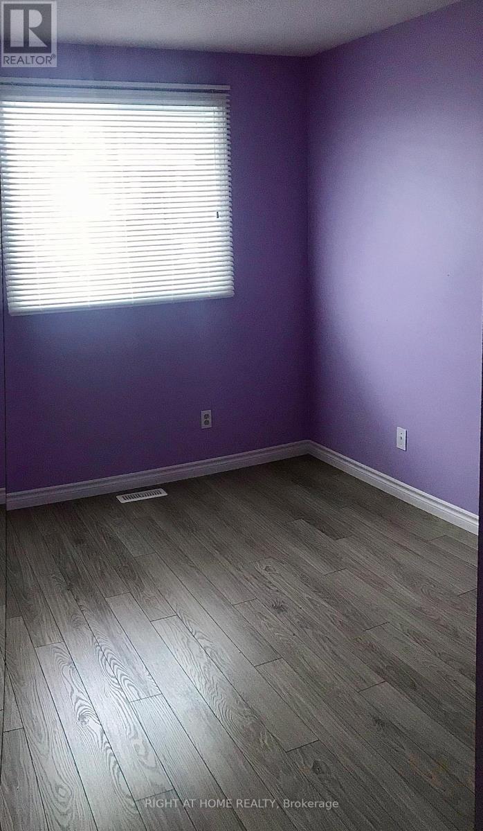 113 Southwood Drive, Kitchener, Ontario  N2E 2J1 - Photo 8 - X12937996