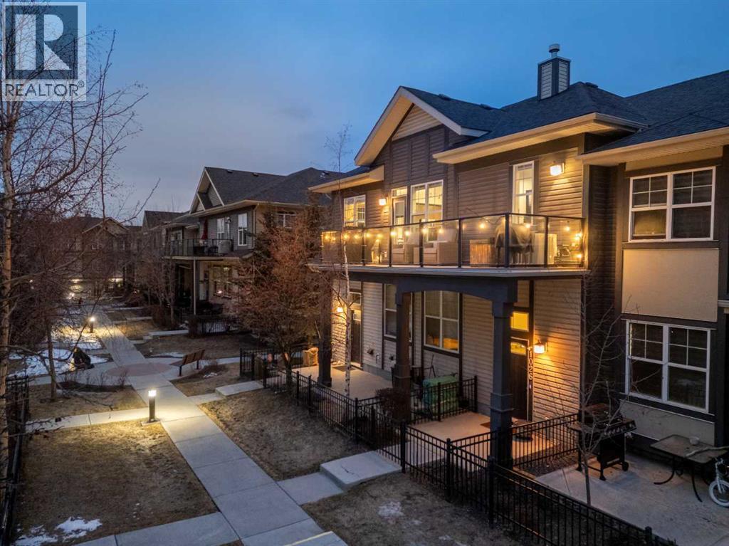 1026 Mckenzie Towne Villas Se, Calgary, Alberta  T2Z 1E4 - Photo 2 - A2296770