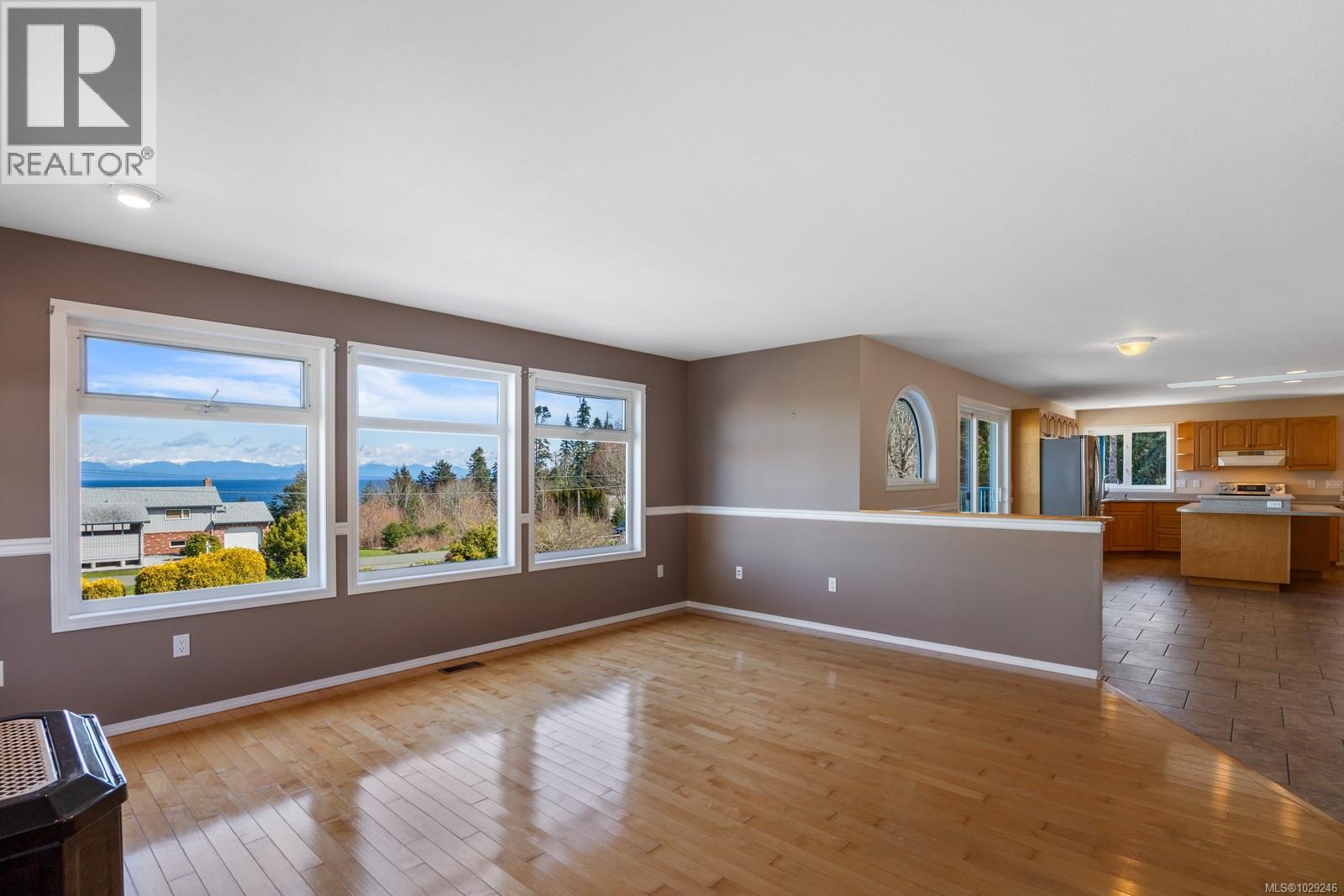 6349 Eagles Dr, Courtenay, British Columbia  V9J 1V4 - Photo 19 - 1029246