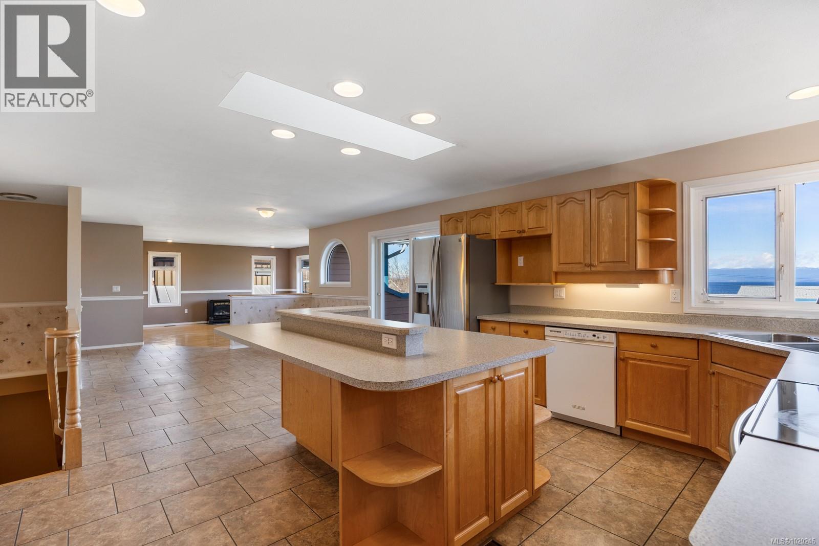 6349 Eagles Dr, Courtenay, British Columbia  V9J 1V4 - Photo 28 - 1029246