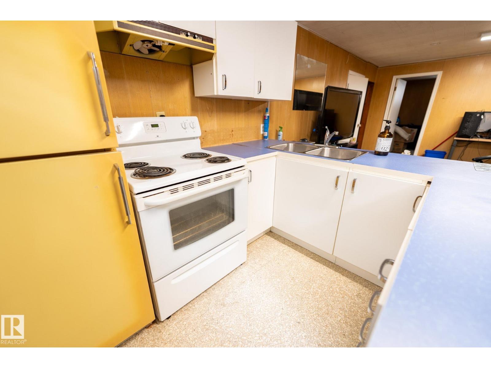 13524 113a St Nw, Edmonton, Alberta  T5R 5C4 - Photo 11 - E4479796