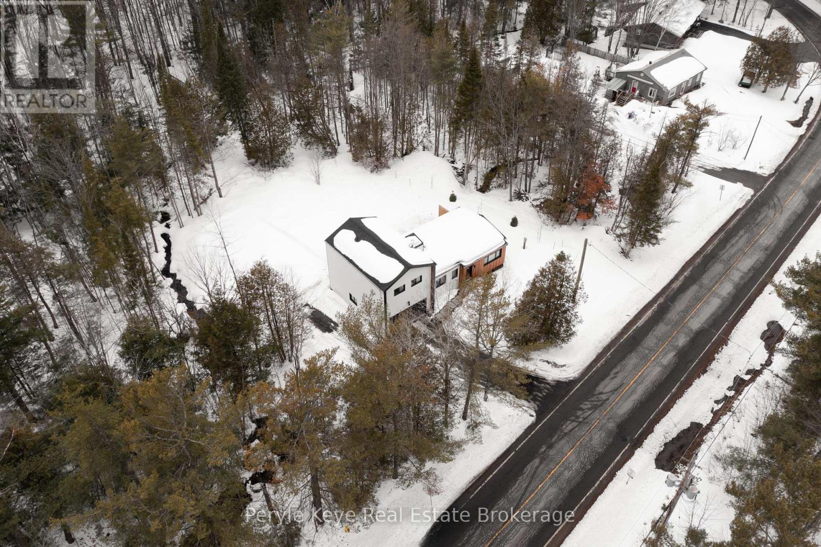 1290 Cedar Lane, Bracebridge, Ontario  P1L 1W9 - Photo 5 - X12938050