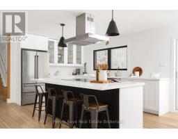 1290 CEDAR LANE, bracebridge (macaulay), Ontario