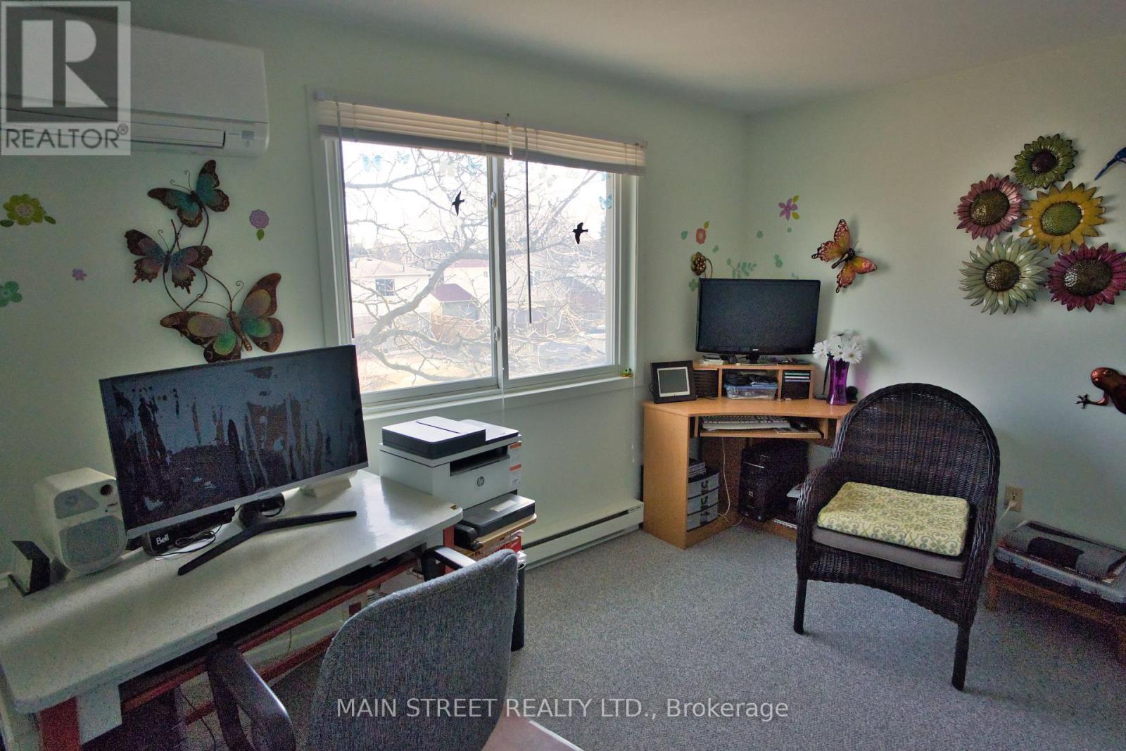 204 Robinson Drive, Newmarket, Ontario  L3Y 5M5 - Photo 8 - N12937708