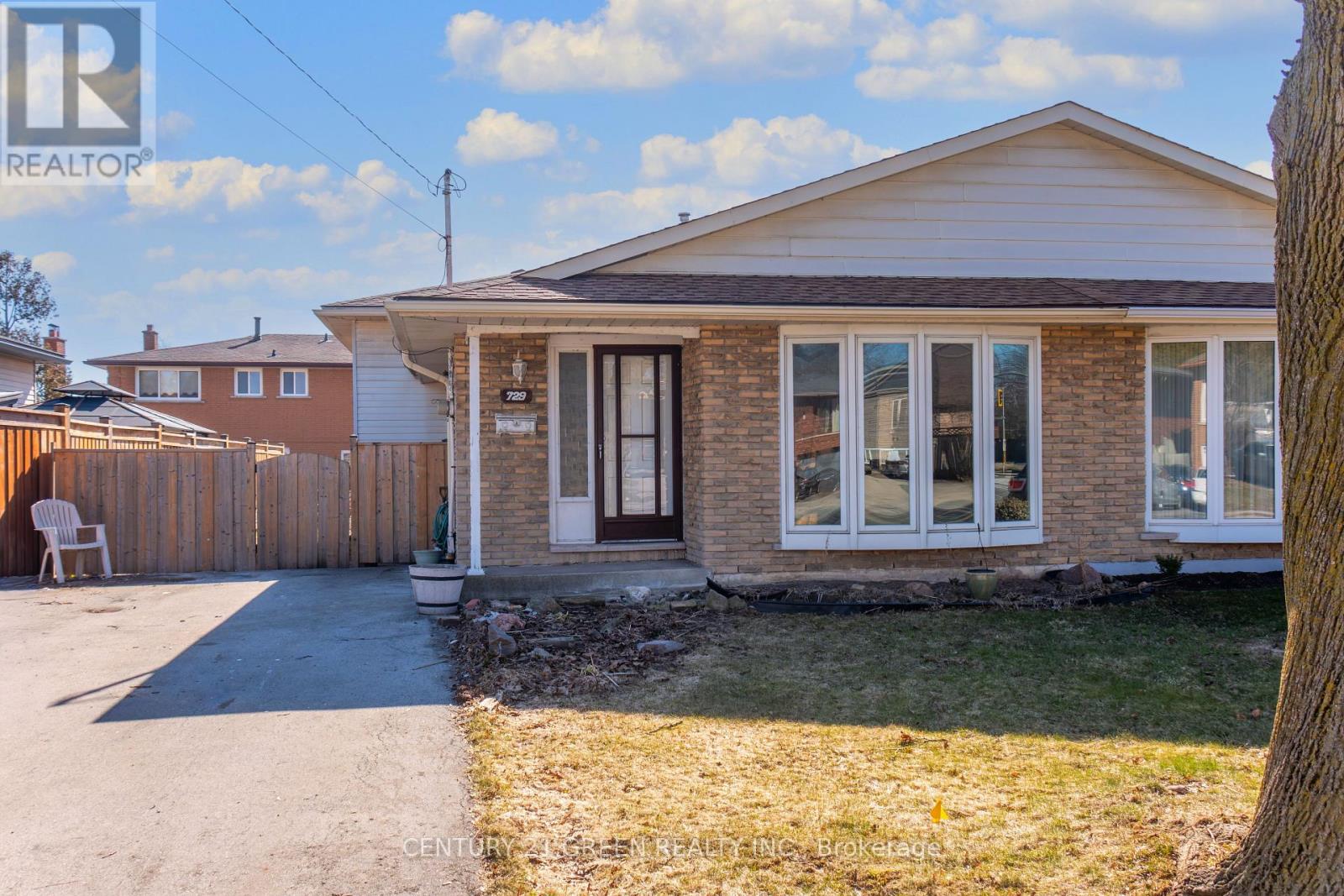 729 West 5th Street, Hamilton, Ontario  L9C 3R3 - Photo 3 - X12937976