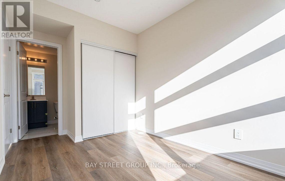 102 - 1585 Rose Way, Milton, Ontario  L9T 7E7 - Photo 10 - W12922296