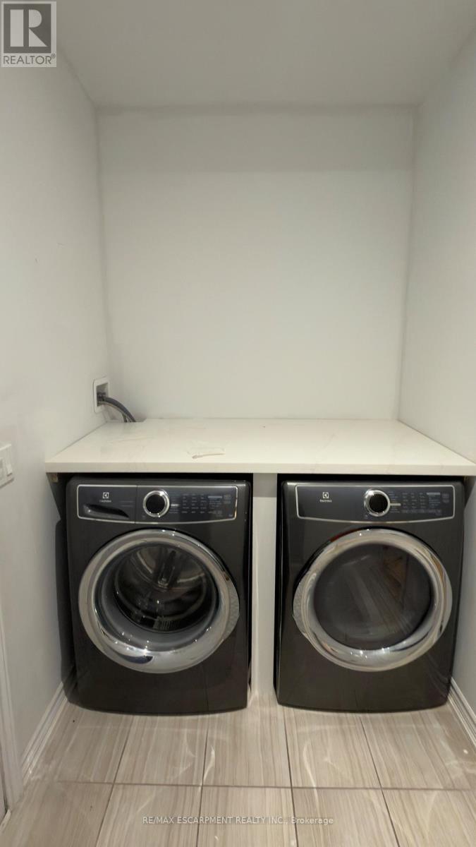 3056 Cascade Common Court, Oakville, Ontario L6H 0R7 - Photo 48 - W12937512