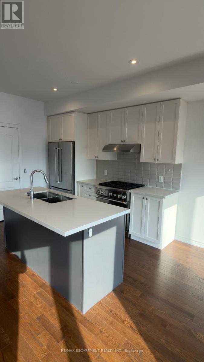 3056 Cascade Common Court, Oakville, Ontario L6H 0R7 - Photo 44 - W12937512