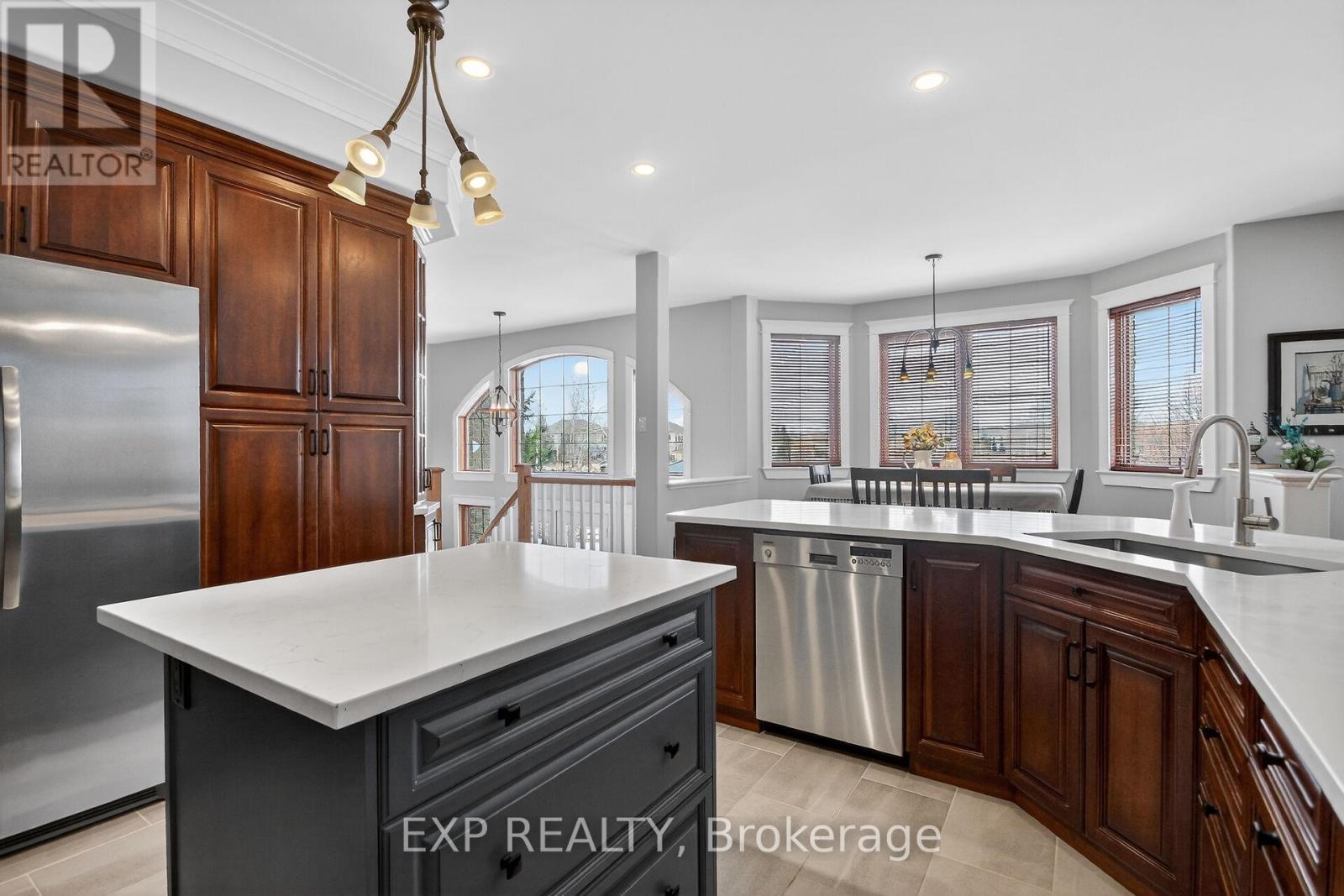 6715 Suncrest Drive, Ottawa, Ontario  K4P 0B3 - Photo 10 - X12938040