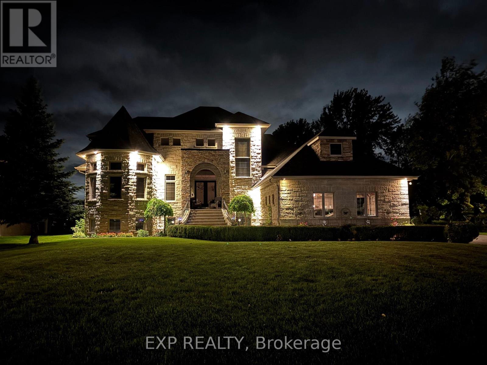 6715 Suncrest Drive, Ottawa, Ontario  K4P 0B3 - Photo 3 - X12938040