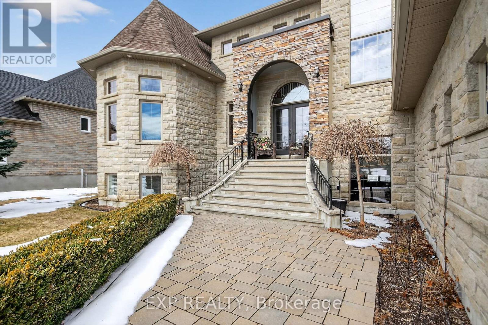 6715 Suncrest Drive, Ottawa, Ontario  K4P 0B3 - Photo 4 - X12938040