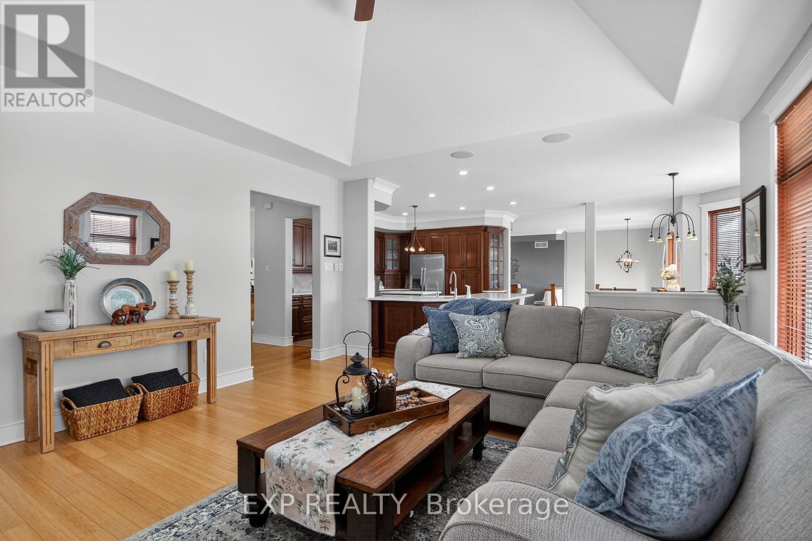 6715 Suncrest Drive, Ottawa, Ontario  K4P 0B3 - Photo 7 - X12938040