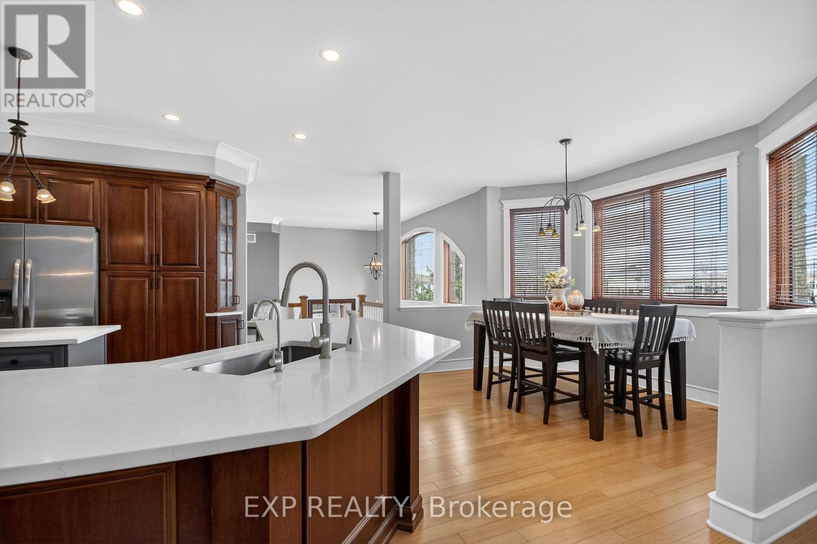 6715 Suncrest Drive, Ottawa, Ontario  K4P 0B3 - Photo 8 - X12938040