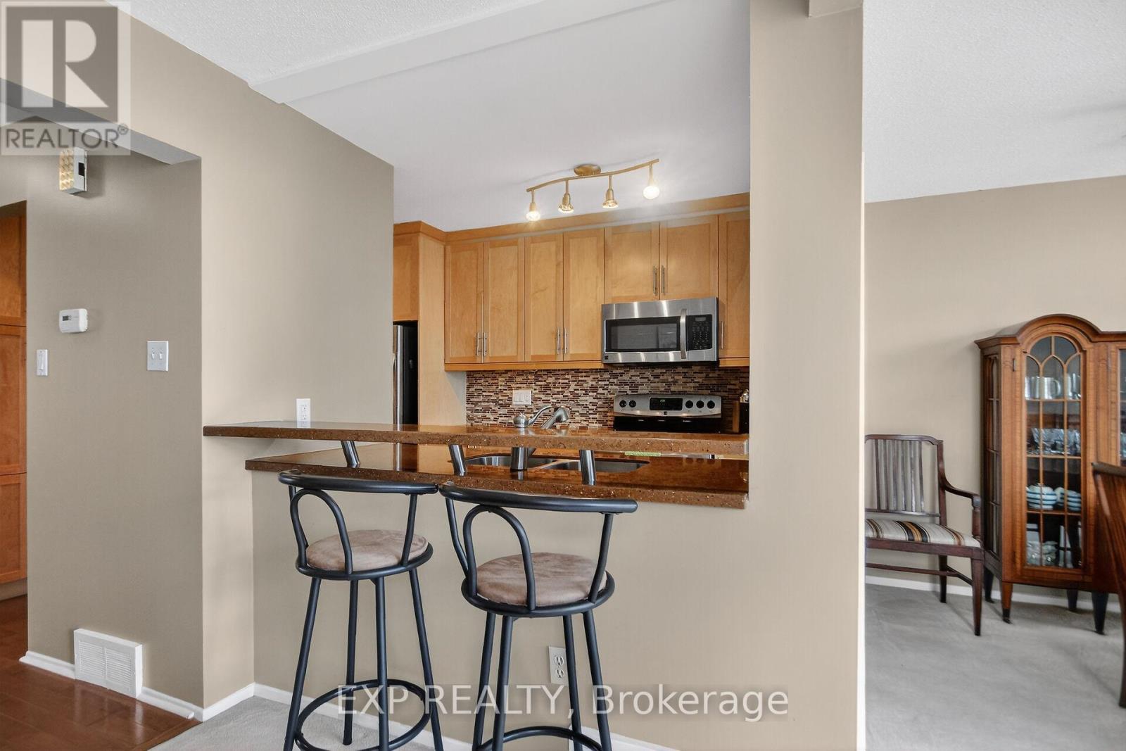 43 Hummingbird Crescent, Ottawa, Ontario  K2J 3A5 - Photo 12 - X12938042