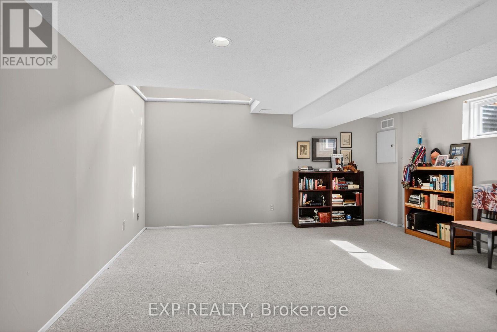 43 Hummingbird Crescent, Ottawa, Ontario  K2J 3A5 - Photo 34 - X12938042