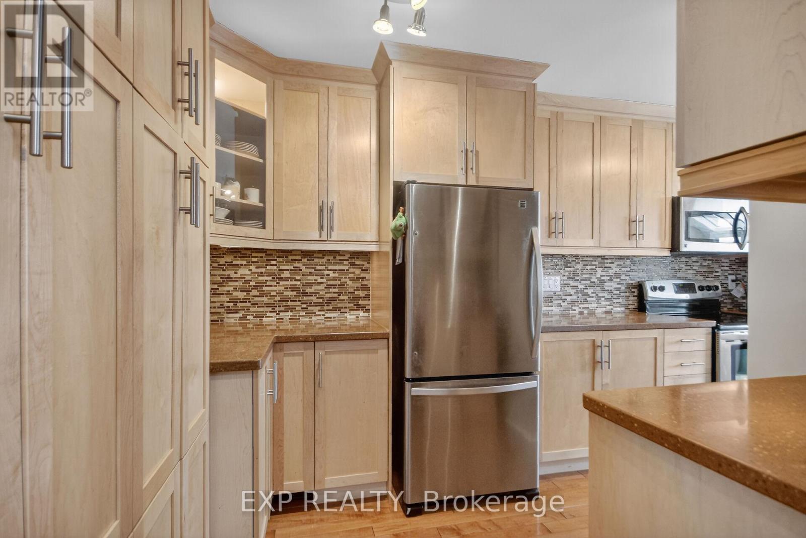 43 Hummingbird Crescent, Ottawa, Ontario  K2J 3A5 - Photo 6 - X12938042