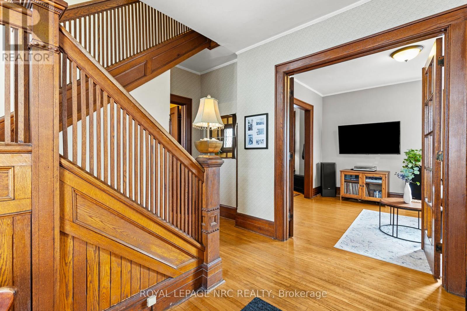 4621 Ellis Street, Niagara Falls, Ontario  L2E 1H8 - Photo 11 - X12938088