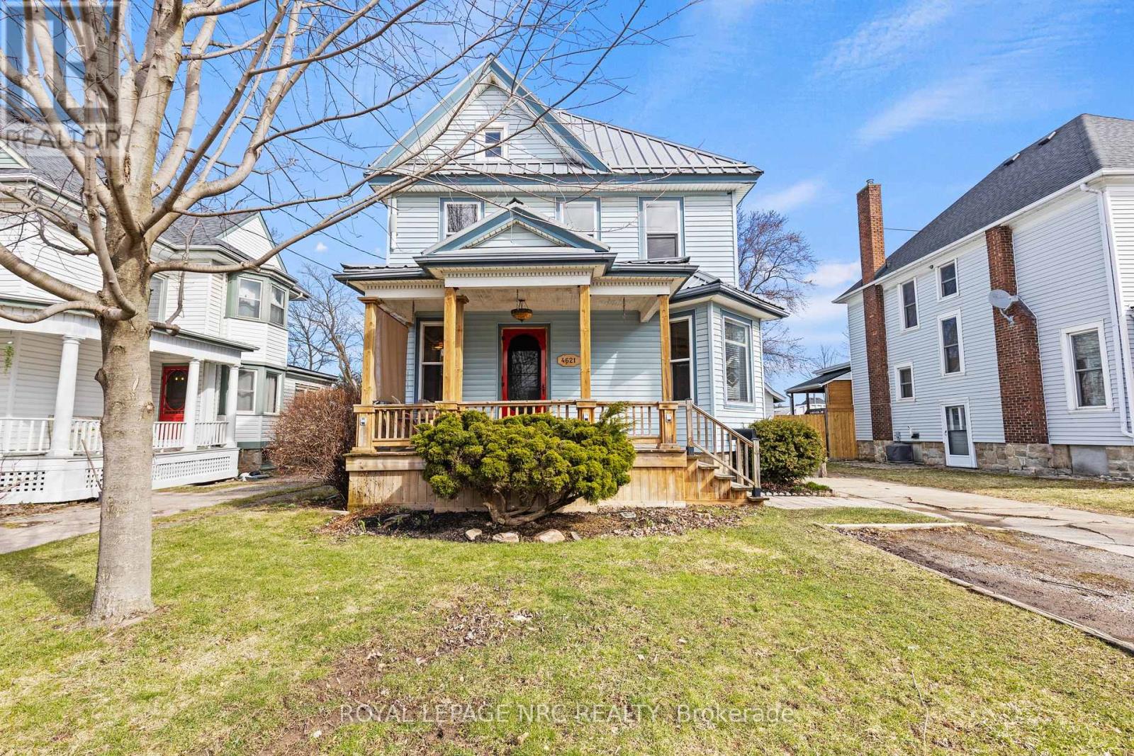 4621 Ellis Street, Niagara Falls, Ontario  L2E 1H8 - Photo 2 - X12938088