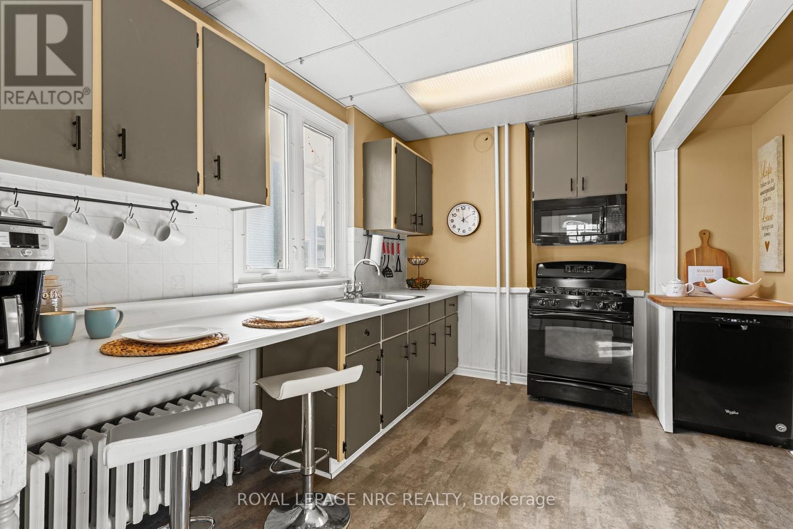 4621 Ellis Street, Niagara Falls, Ontario  L2E 1H8 - Photo 22 - X12938088