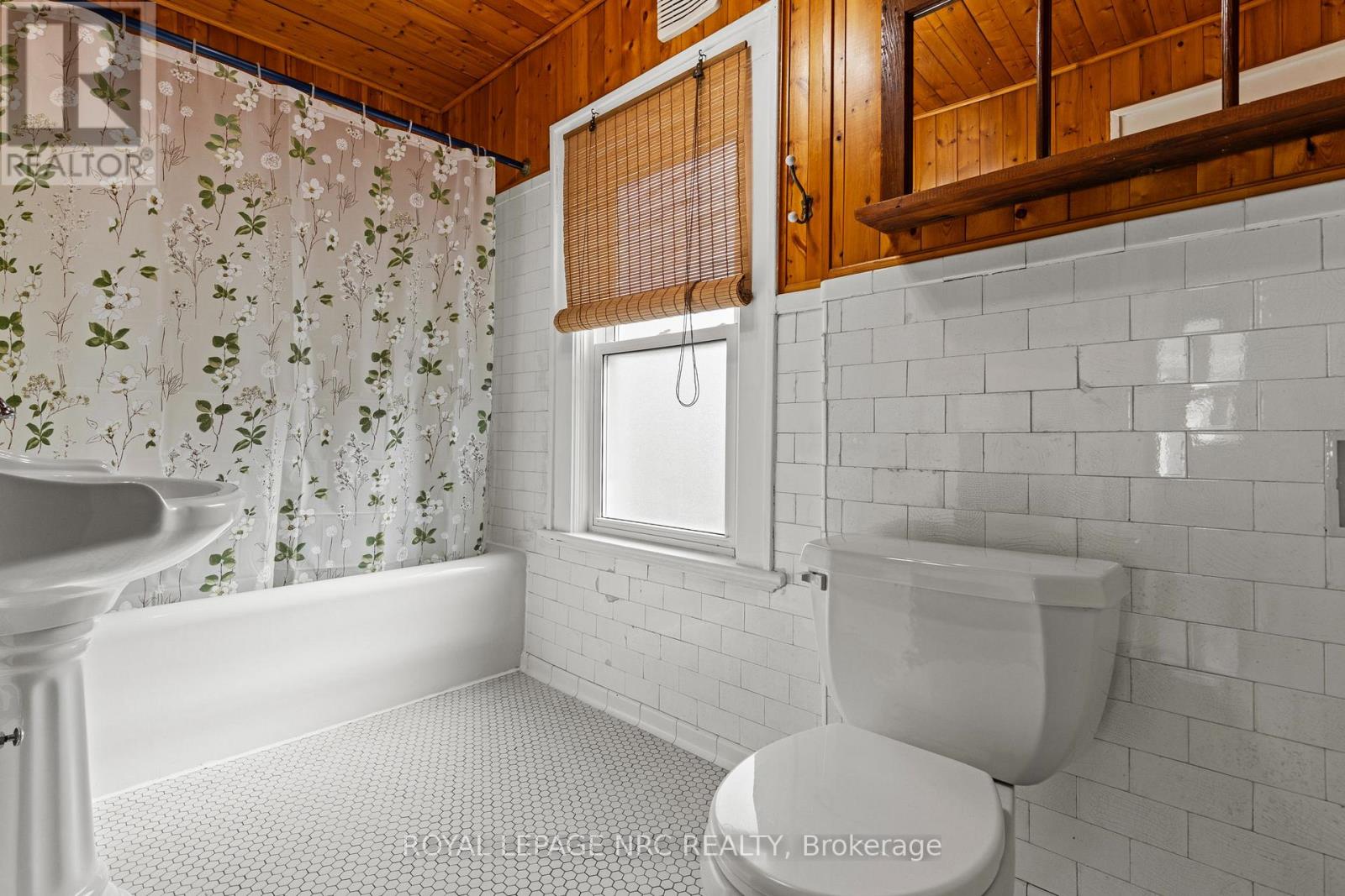 4621 Ellis Street, Niagara Falls, Ontario  L2E 1H8 - Photo 31 - X12938088