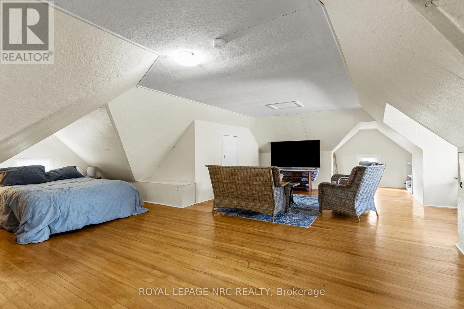 4621 Ellis Street, Niagara Falls, Ontario  L2E 1H8 - Photo 37 - X12938088