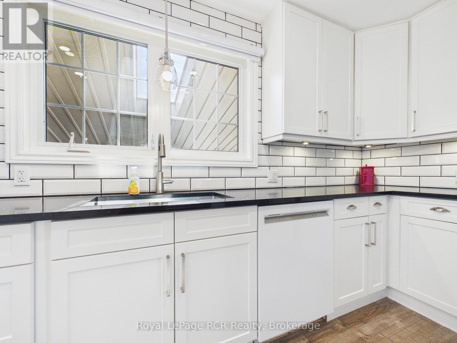 415 Waterloo Street, Saugeen Shores, Ontario  N0H 2C1 - Photo 10 - X12938080