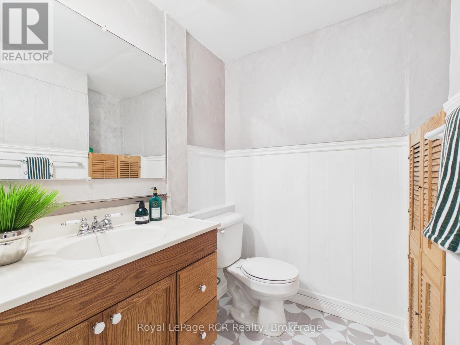 415 Waterloo Street, Saugeen Shores, Ontario  N0H 2C1 - Photo 36 - X12938080