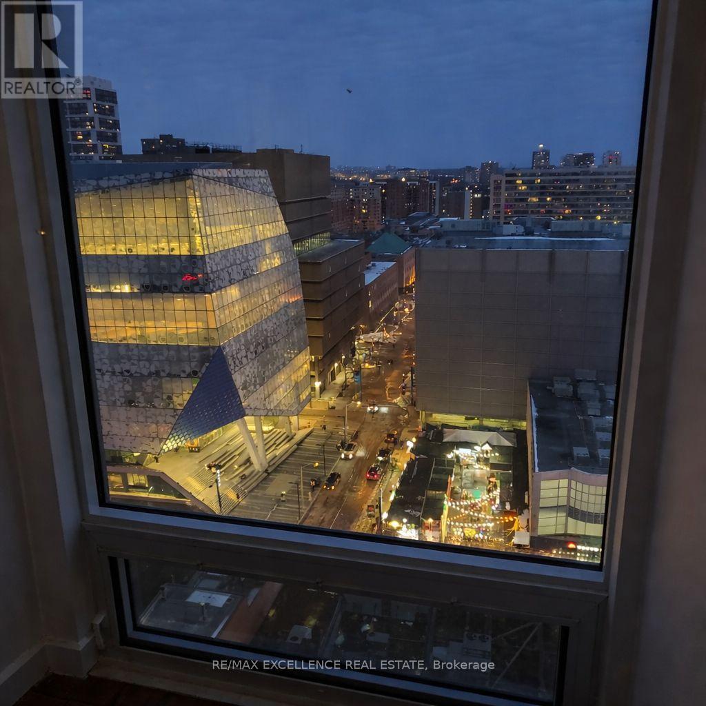 1403 - 20 Edward Street, Toronto, Ontario  M5G 0C5 - Photo 14 - C12938068