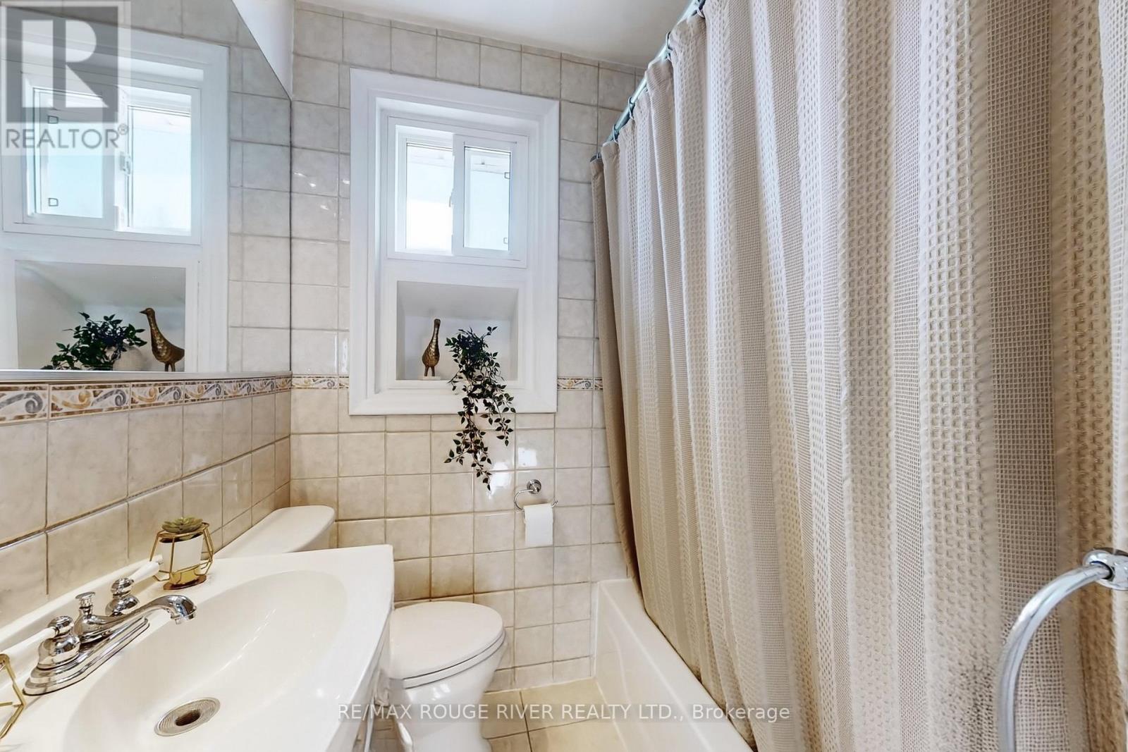 116 Lord Roberts Drive, Toronto, Ontario  M1K 3W8 - Photo 12 - E12938056