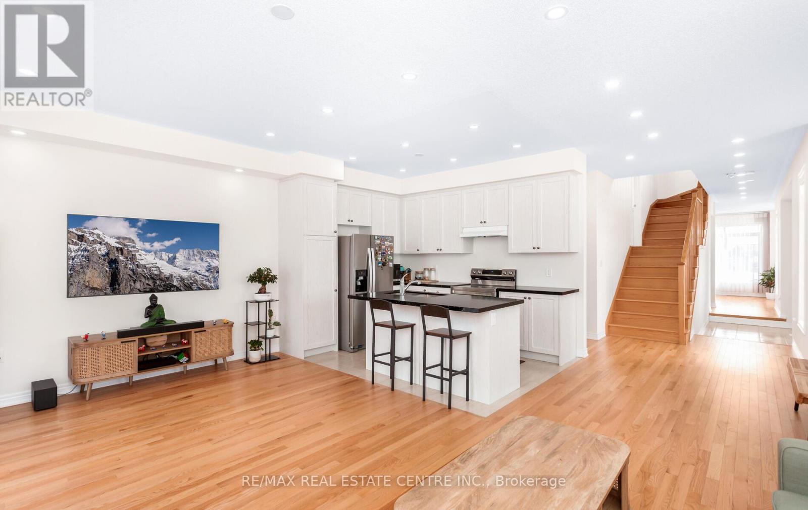 988 Grosbeak Trail, Pickering, Ontario  L1X 0P6 - Photo 14 - E12938058