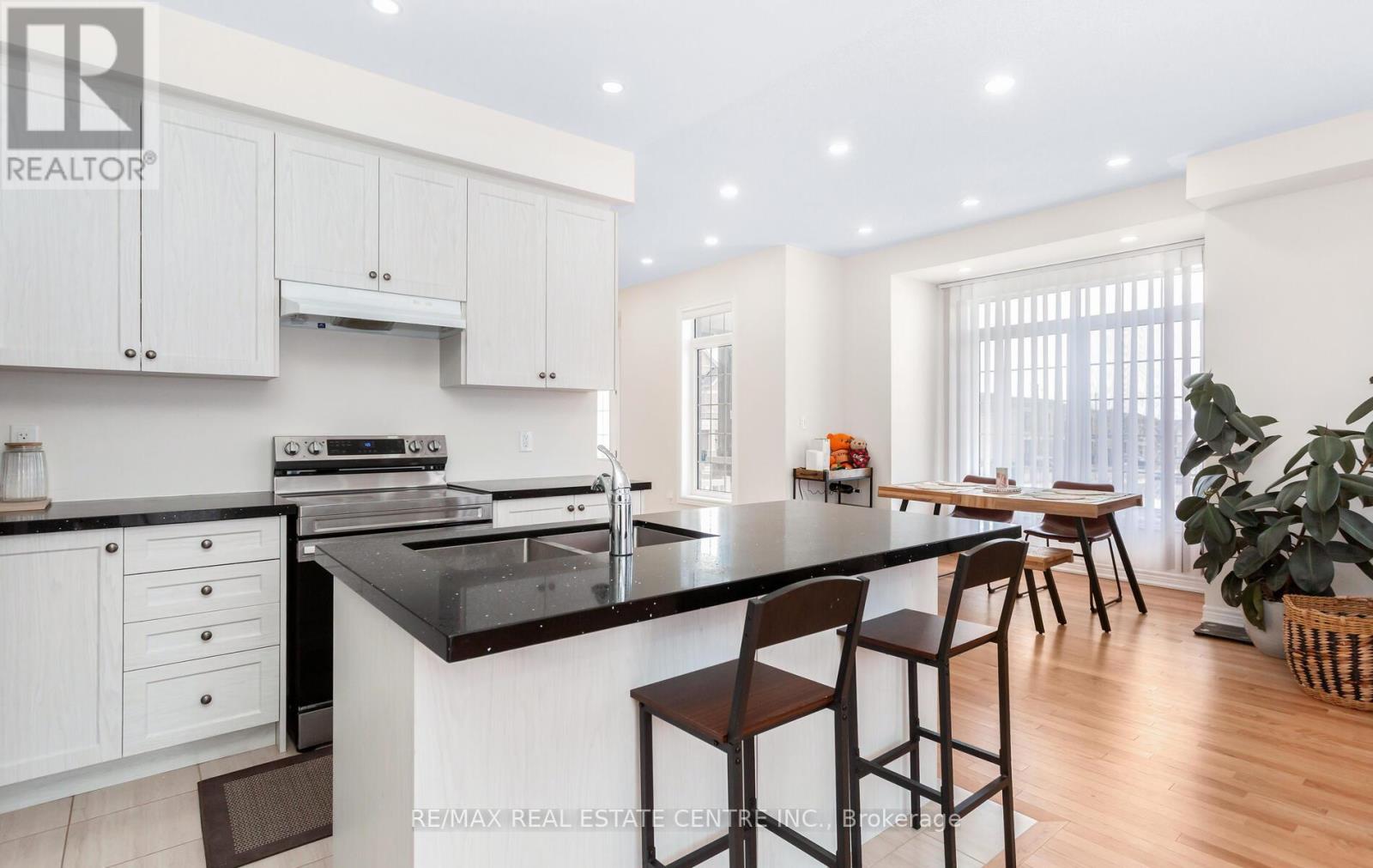 988 Grosbeak Trail, Pickering, Ontario  L1X 0P6 - Photo 17 - E12938058