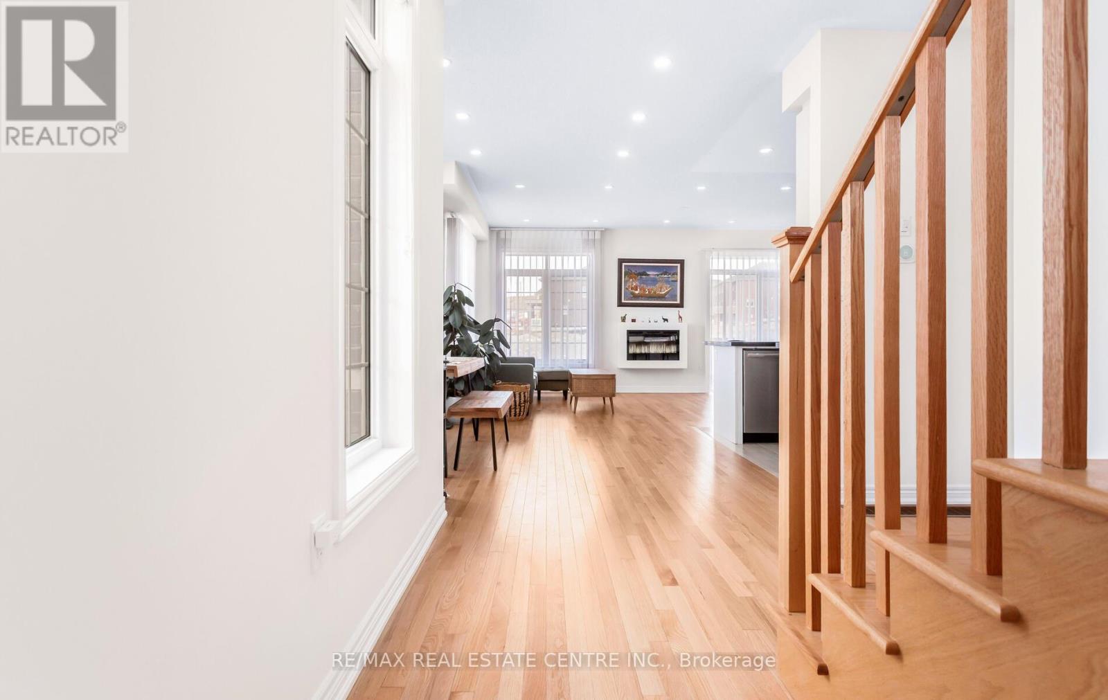 988 Grosbeak Trail, Pickering, Ontario  L1X 0P6 - Photo 6 - E12938058