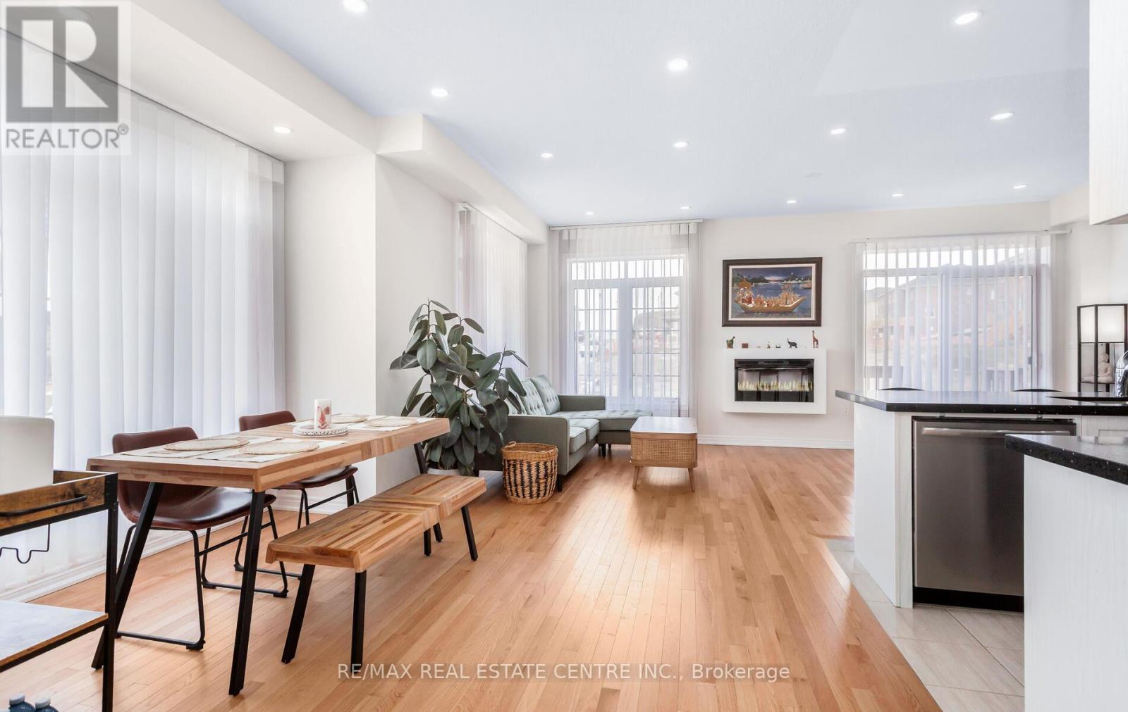 988 Grosbeak Trail, Pickering, Ontario  L1X 0P6 - Photo 7 - E12938058