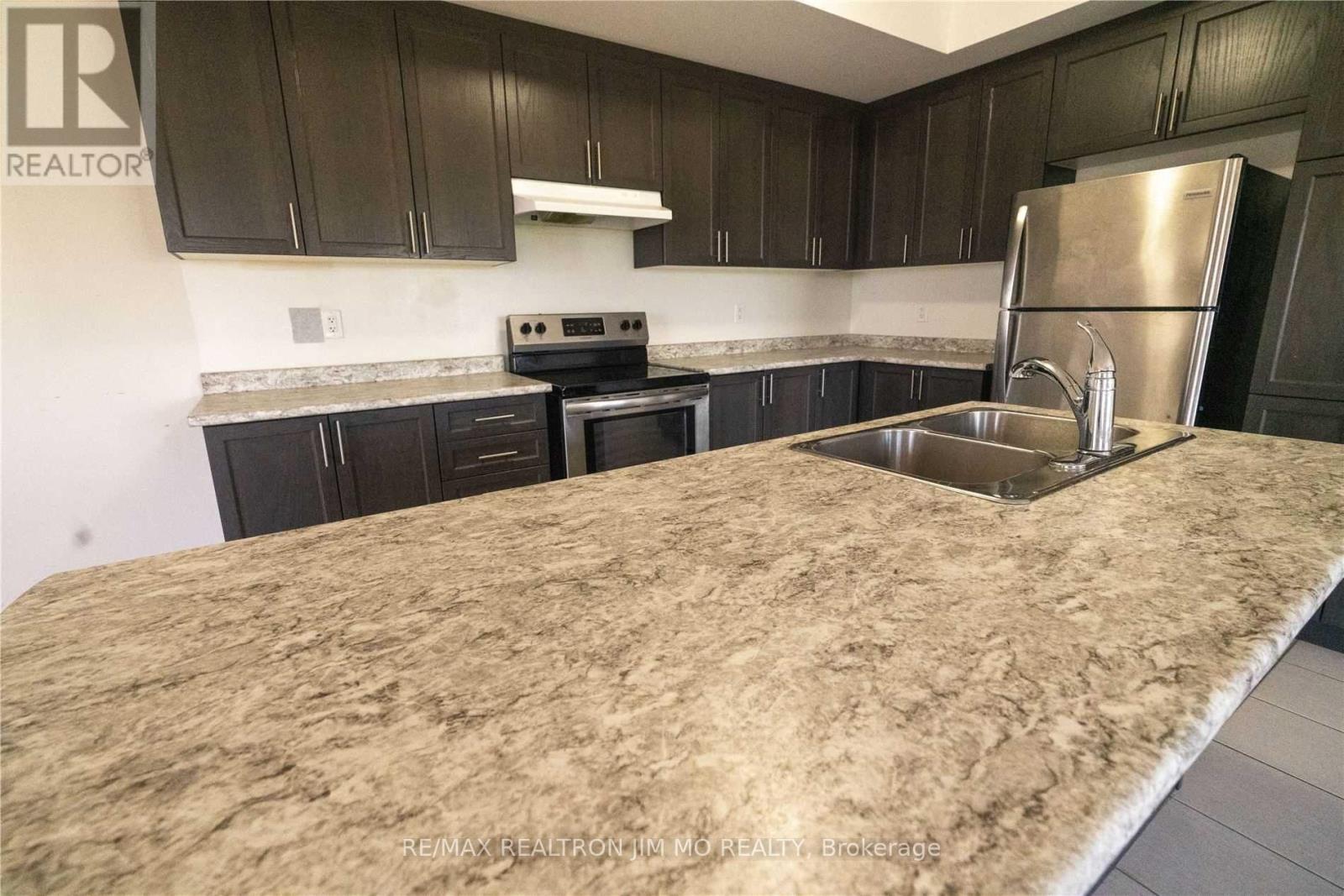 22 John Rudkin Lane, Markham, Ontario  L6B 1N7 - Photo 5 - N12938004