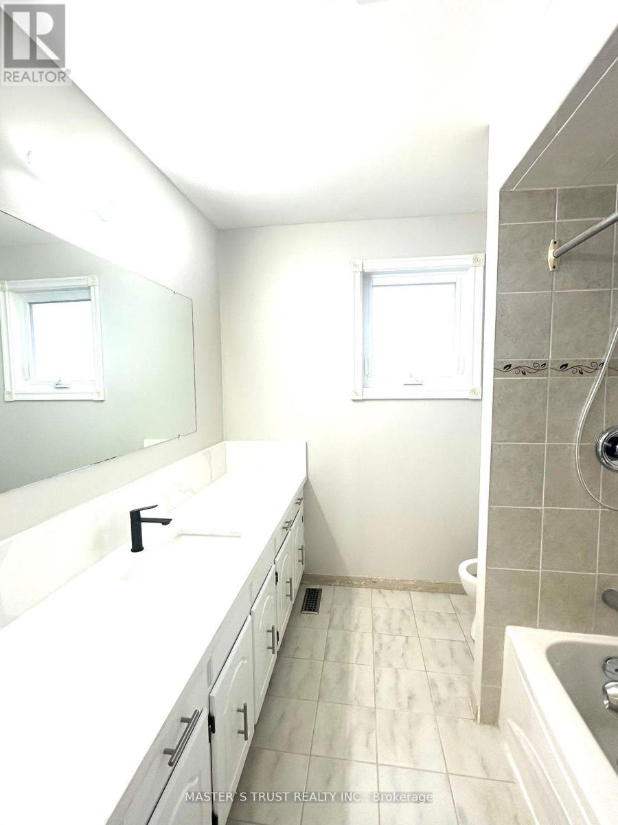 5 Empringham Crescent, Markham, Ontario  L3R 3E9 - Photo 19 - N12938008