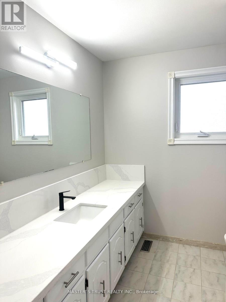 5 Empringham Crescent, Markham, Ontario  L3R 3E9 - Photo 20 - N12938008