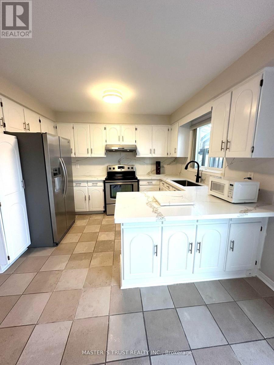 5 Empringham Crescent, Markham, Ontario  L3R 3E9 - Photo 4 - N12938008