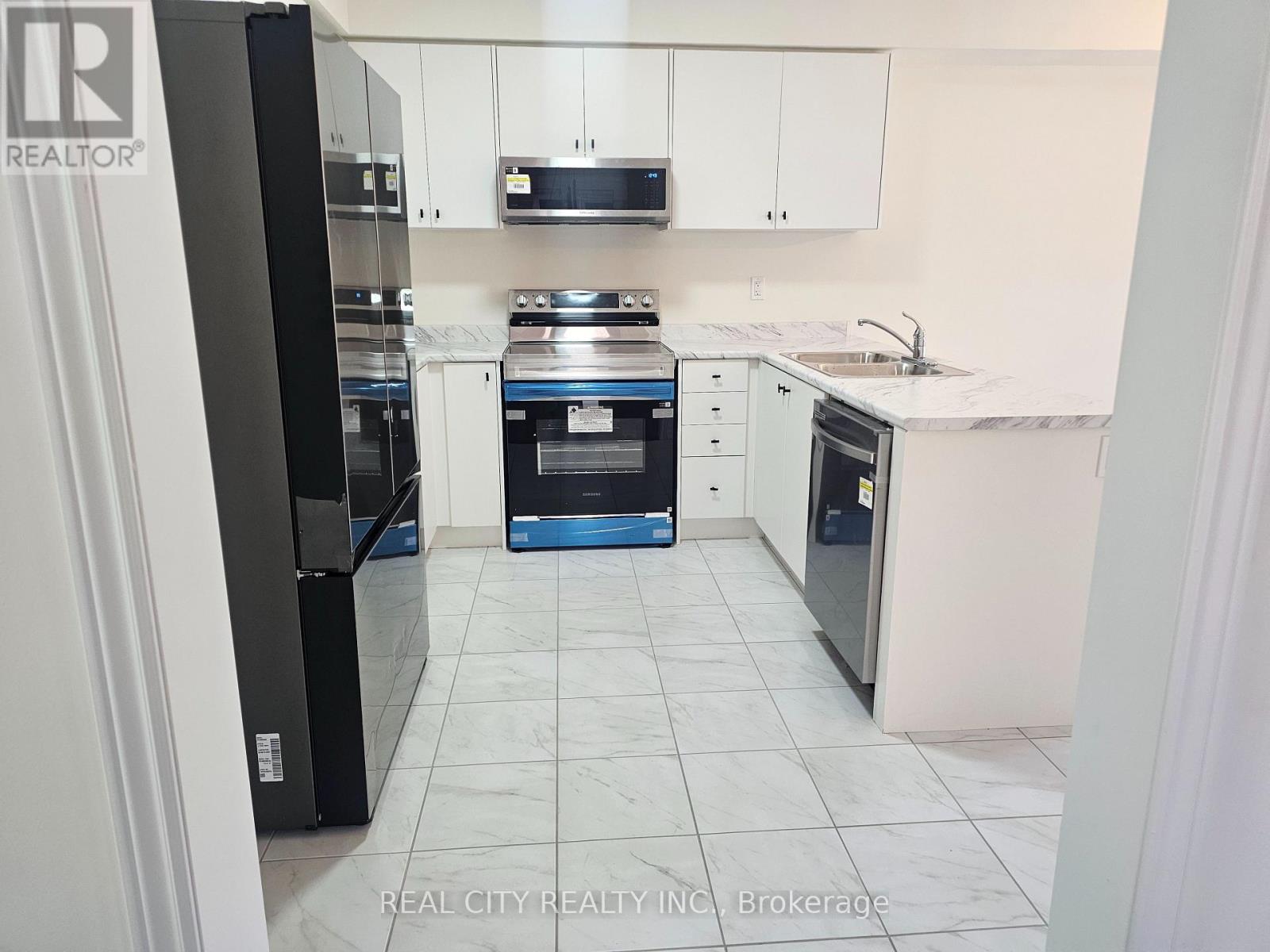 5 Heather Fullerton Road, Georgina, Ontario  L0E 1R0 - Photo 8 - N12938034