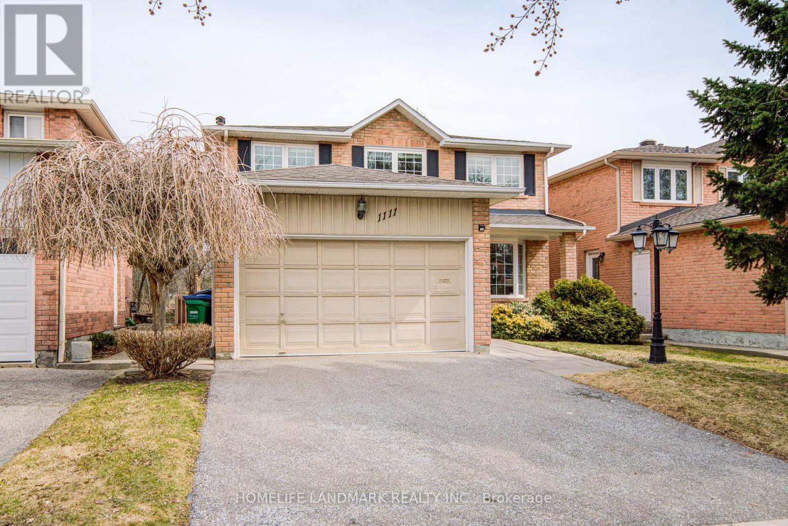 1111 Deer Run, Mississauga (Creditview), Ontario  L5C 3P7 - Photo 2 - W12938010